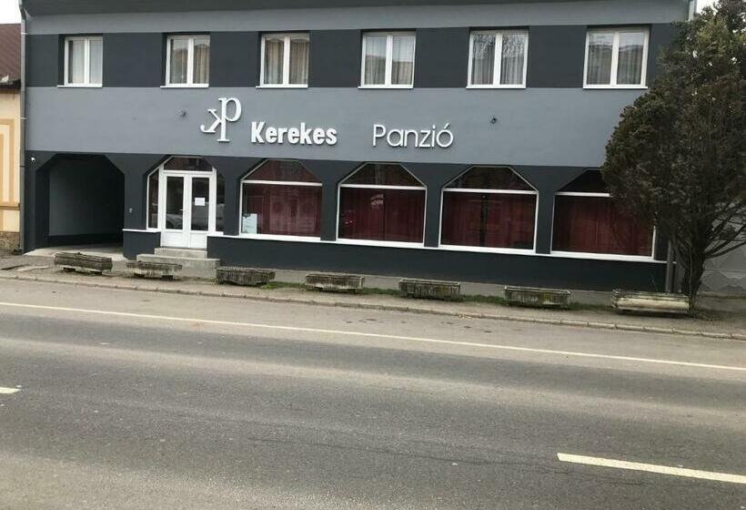 住宿加早餐  Kerekes Panzió és étterem