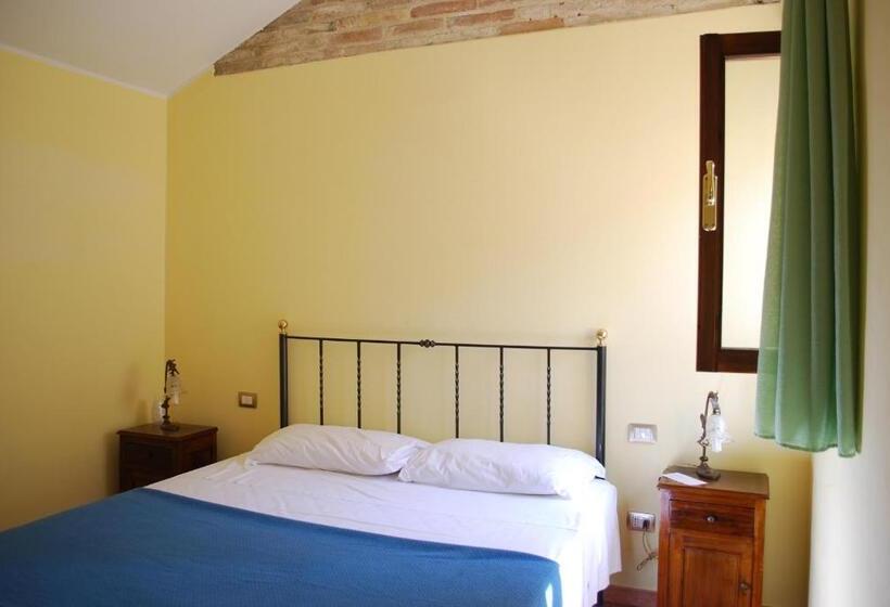 مبيت وإفطار Locanda I Piceni