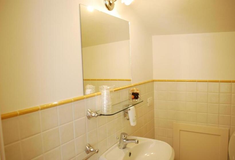 مبيت وإفطار Locanda I Piceni