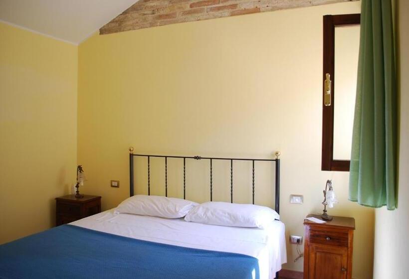 مبيت وإفطار Locanda I Piceni