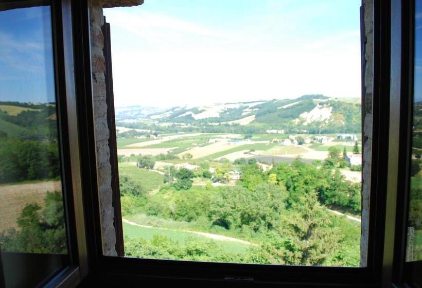 مبيت وإفطار Locanda I Piceni