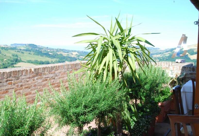 مبيت وإفطار Locanda I Piceni