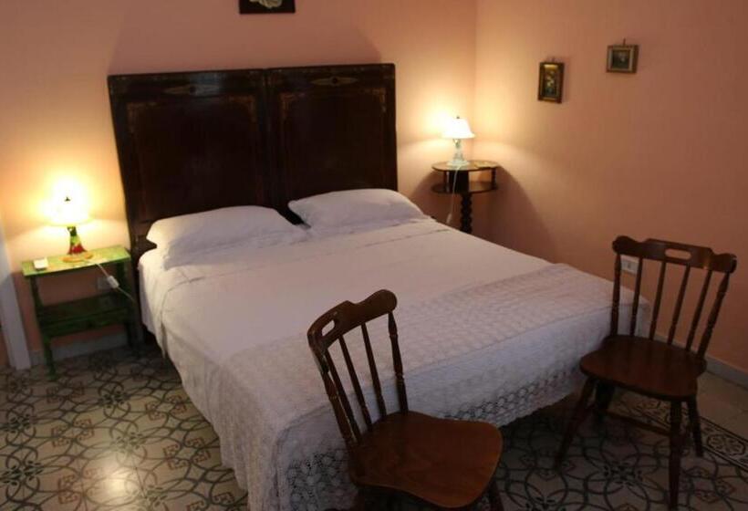 مبيت وإفطار Villa Genny