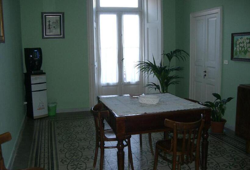 住宿加早餐  Villa Genny