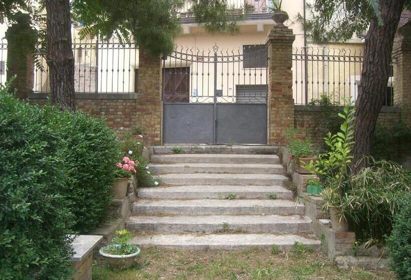 住宿加早餐  Villa Genny