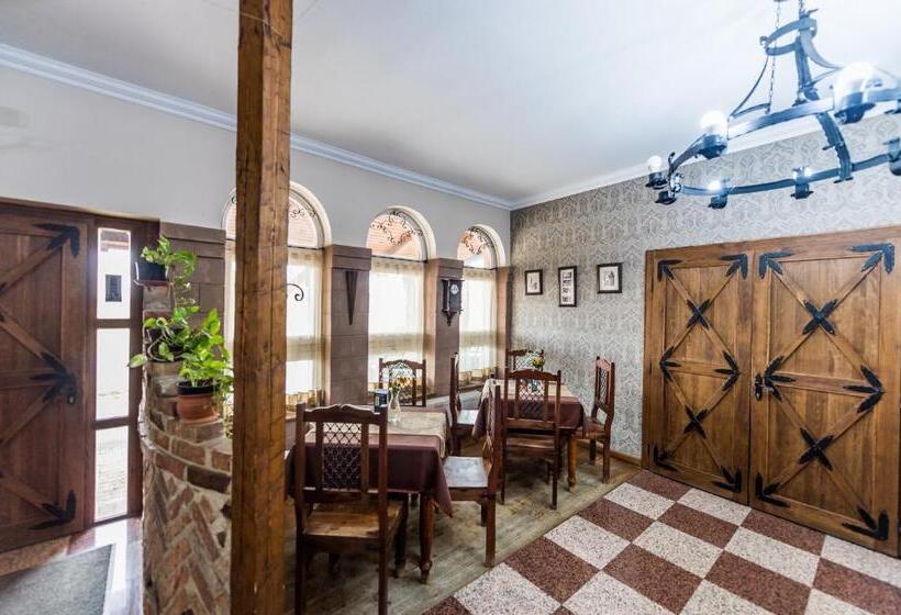 Bástya Panzió és étterem