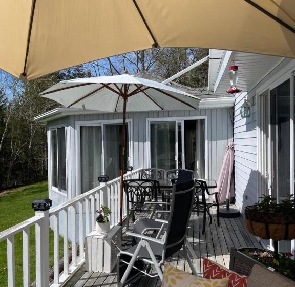 Forest & Lake Pei Bed & Breakfast