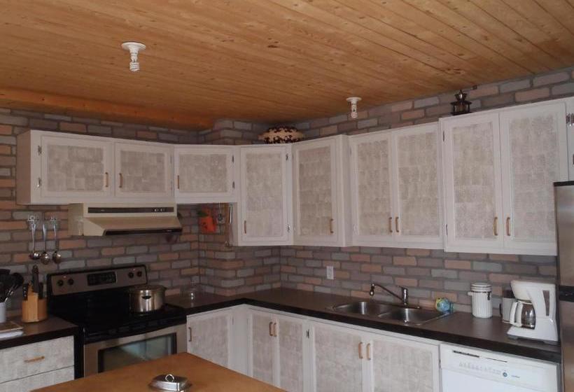 Gîte La Maison Chez J.p. Bed And Breakfast