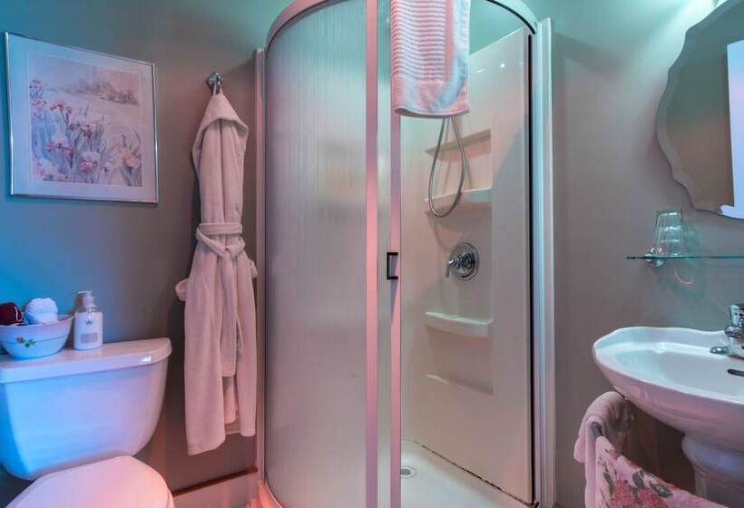 Hastings House Bed & Breakfast