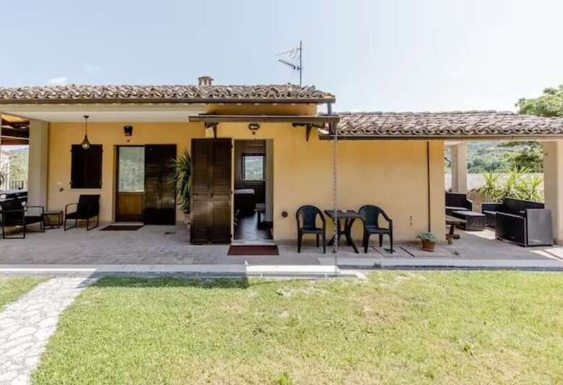 בית מלון כפרי Agriturismo Il Castello