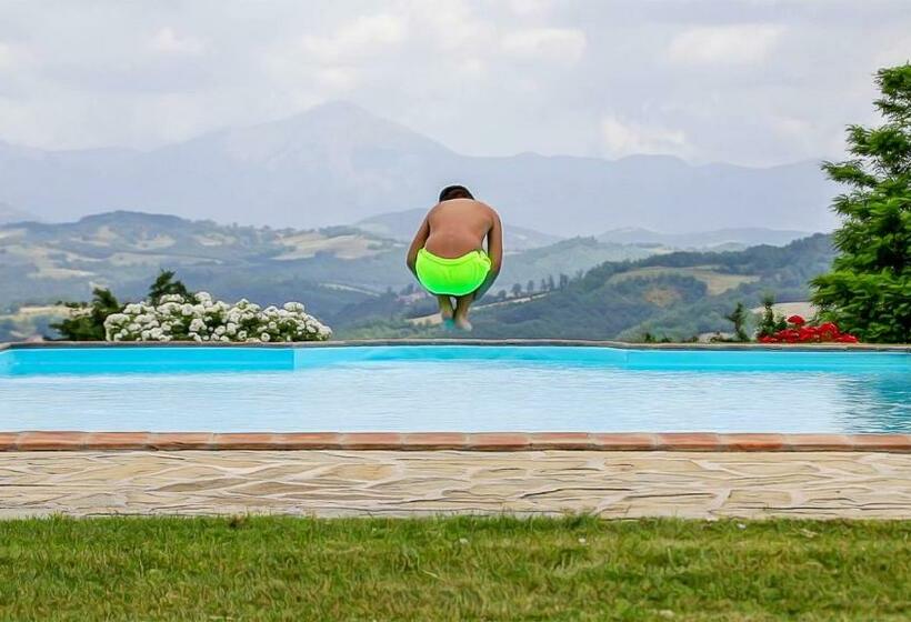 Отель Agriturismo Tenuta Di Biscina