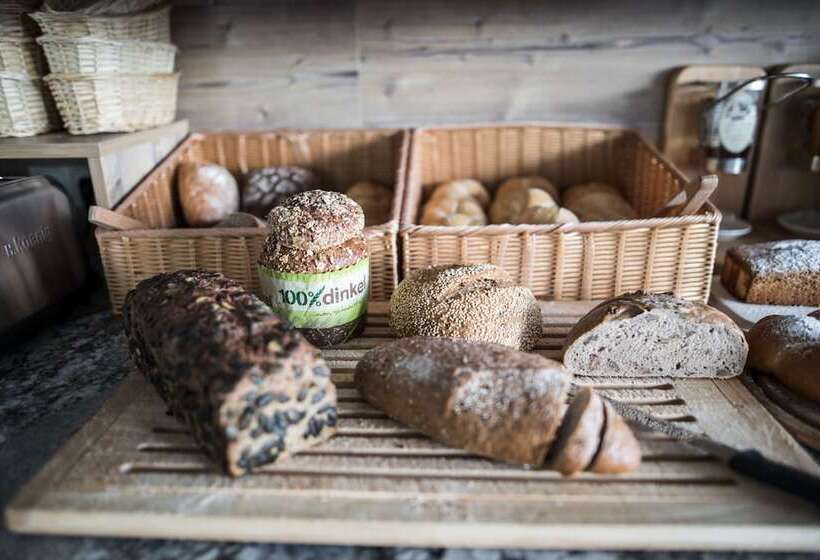 בית מלון כפרי Burgaunerhof