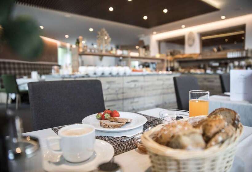 בית מלון כפרי Burgaunerhof