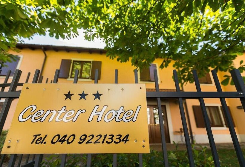 בית מלון כפרי Center