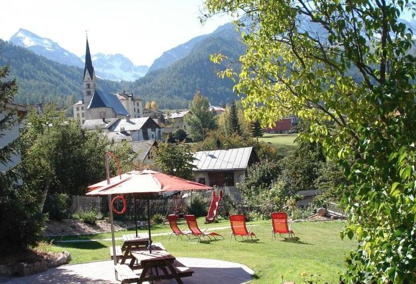 ホテル Crusch Alba Sta Maria