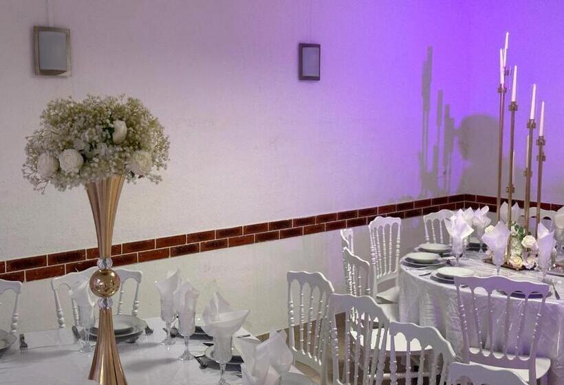 בית מלון כפרי De La Tour Saint Etienne Sud