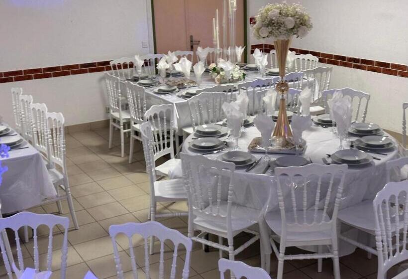 בית מלון כפרי De La Tour Saint Etienne Sud