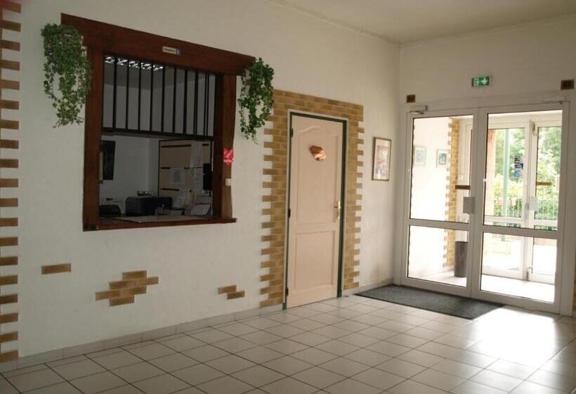 בית מלון כפרי De La Tour Saint Etienne Sud