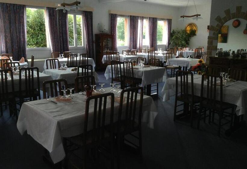 בית מלון כפרי De La Tour Saint Etienne Sud