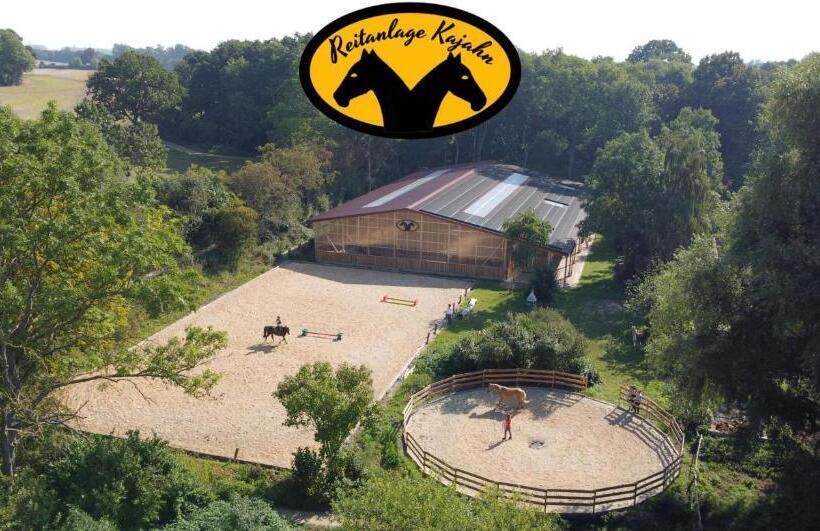 Отель Gutshaus Kajahn