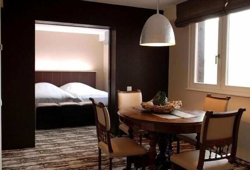 Отель Hôtel à La Ferme