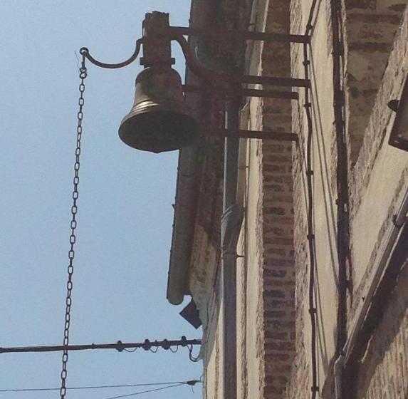 Отель Hôtel Le Dauphin