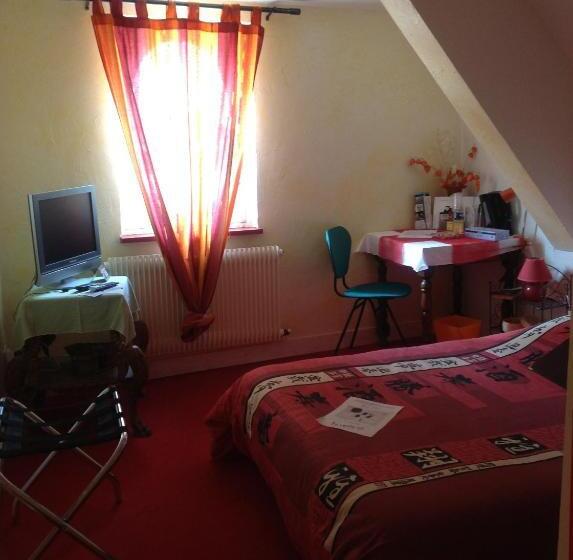 Отель Hôtel Le Dauphin