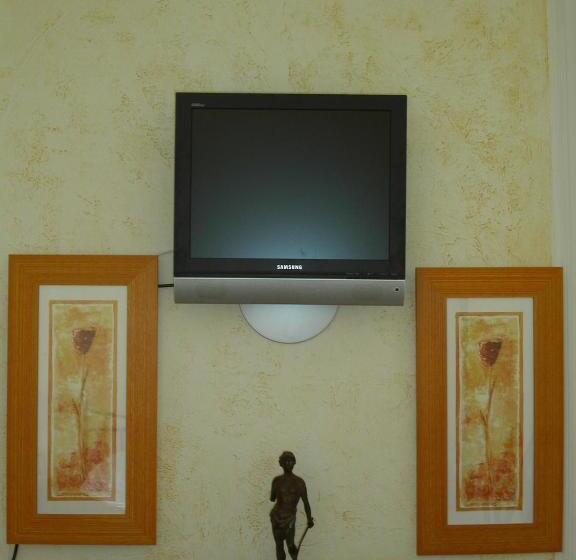 Отель Hôtel Le Dauphin