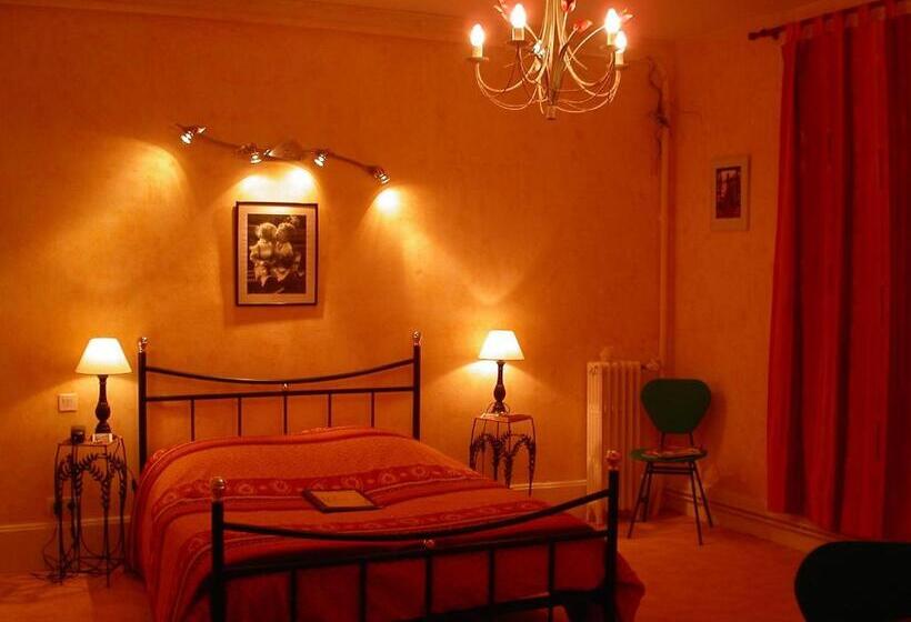 Отель Hôtel Le Dauphin