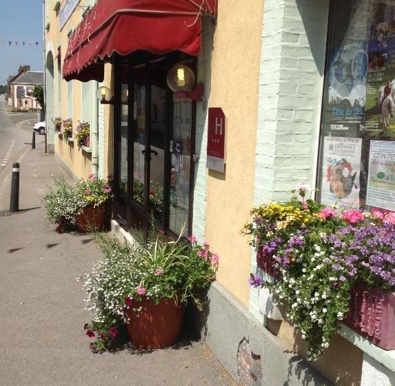 Отель Hôtel Le Dauphin