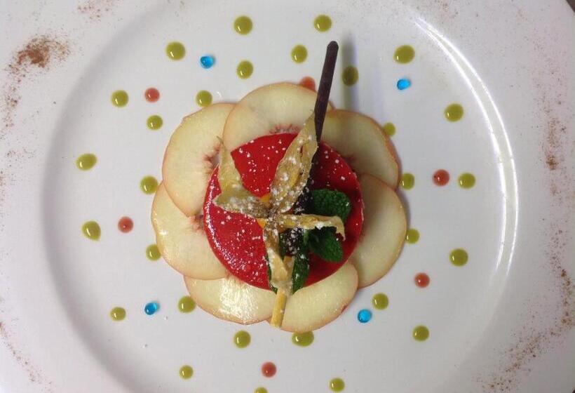 Отель Hôtel Le Dauphin