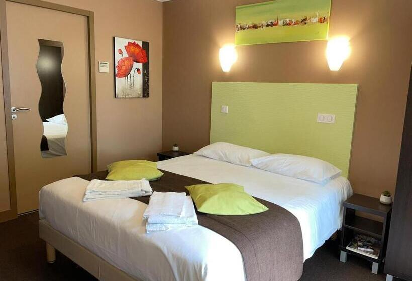 فندق Hôtel & Restaurant   Le Manoir Des Cèdres   Piscine Chauffée Et Climatisation