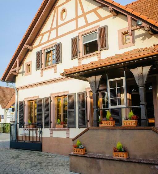 ホテル Hôtel Restaurant La Couronne