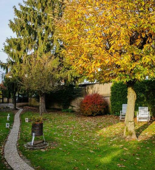 ホテル Hôtel Restaurant La Couronne