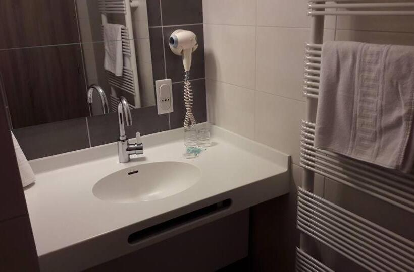 酒店 Hôtel Restaurant Oberlé