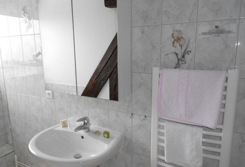 ホテル Hôtel Restaurant Roess