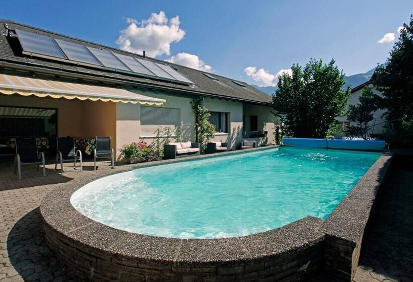 בית מלון כפרי Krone