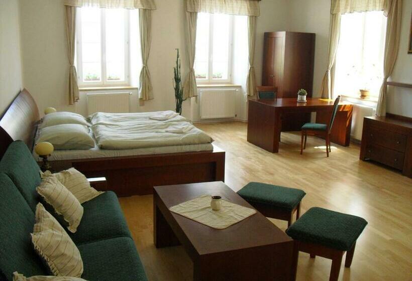 Městský Hotel Dorinka