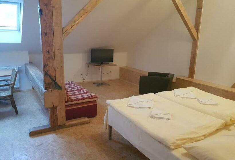 Městský Hotel Dorinka