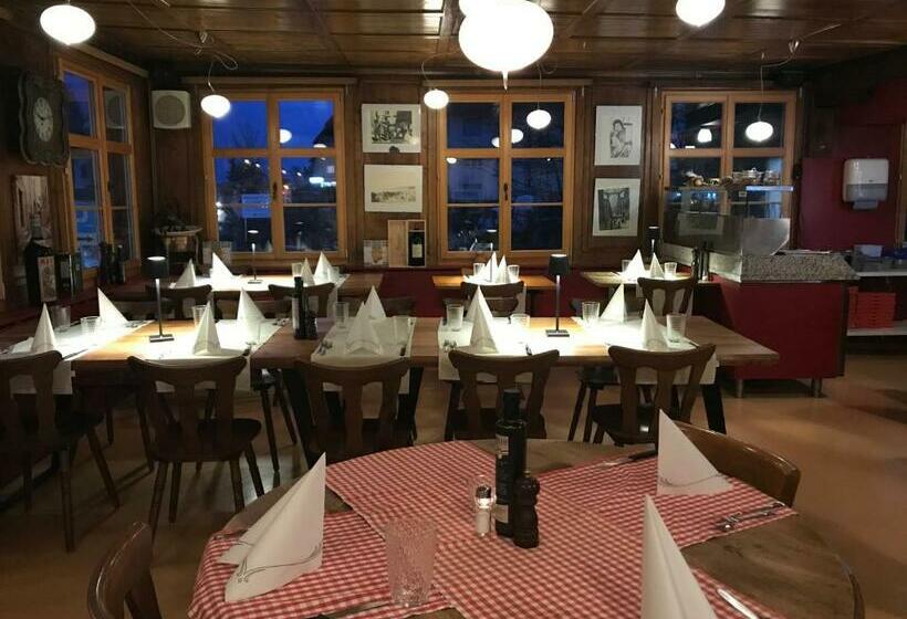 호텔 Restaurant Pizzeria Rotes Haus