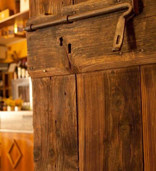 فندق Ristorante Groven