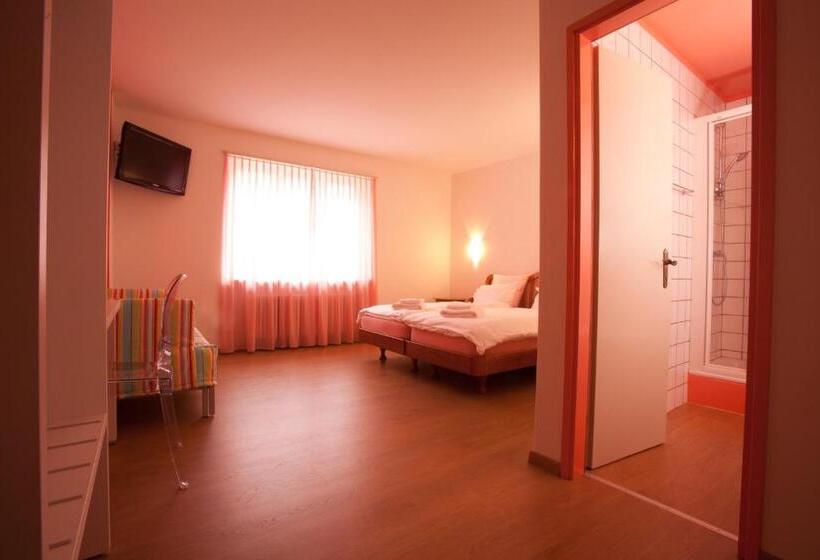 فندق Ristorante Groven