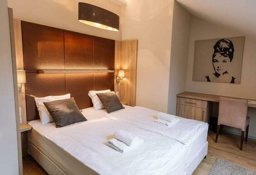 호텔 Vadvirág Panzió