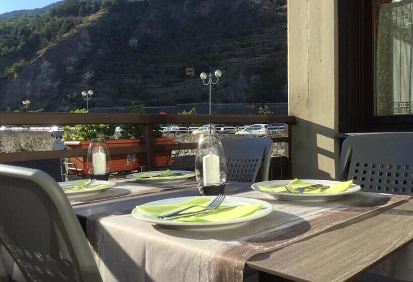 فندق Valdotain