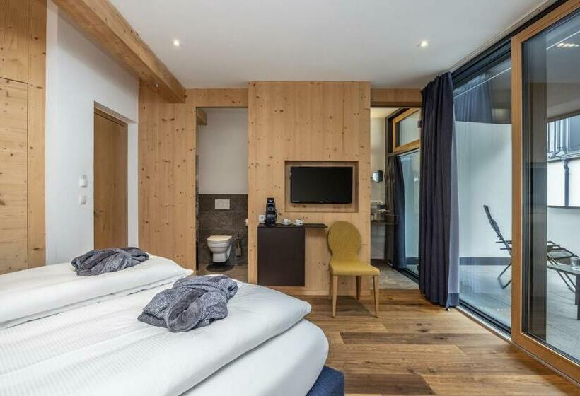 Maraias   Luxury Suites & Apartments