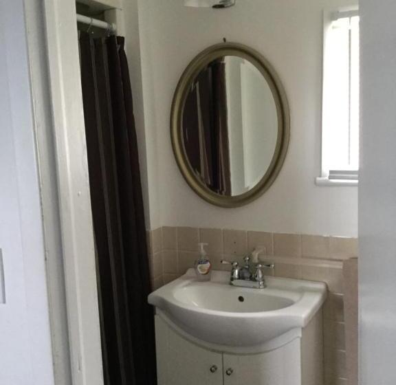 فندق على الطريق Bridgewaters Inn