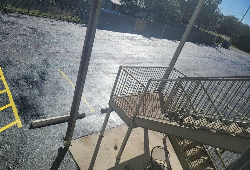 모텔 Cedar Creek Inn