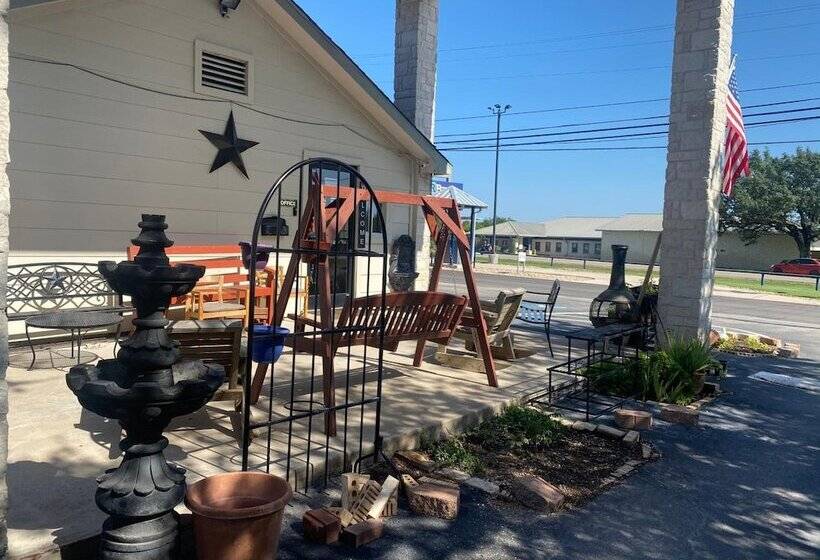 モーテル Cedar Creek Inn