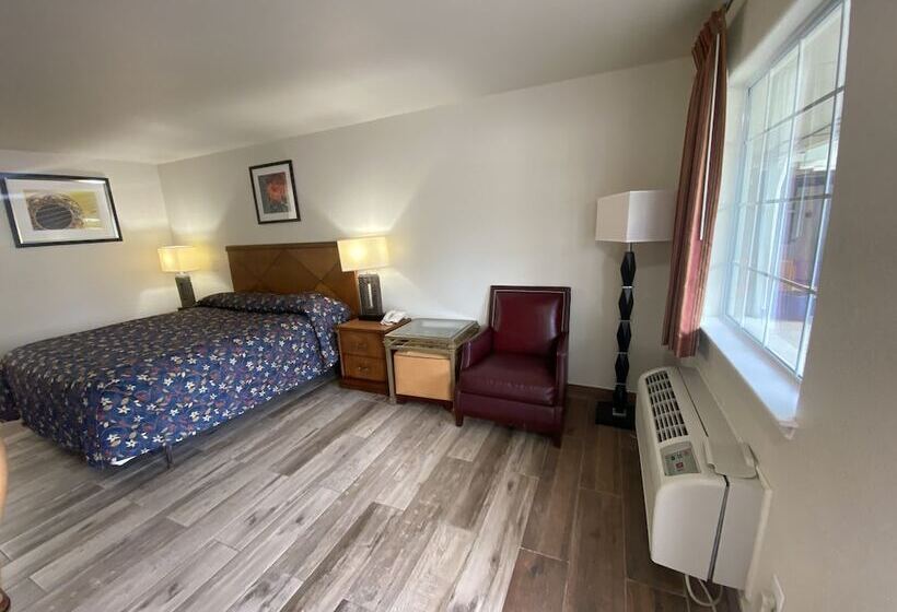 모텔 Cedar Creek Inn