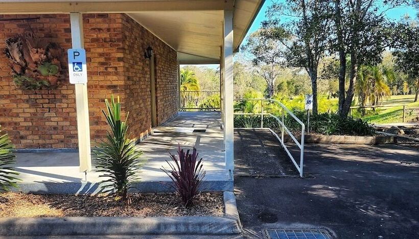 מוטל Golf Club Motor Inn Wingham